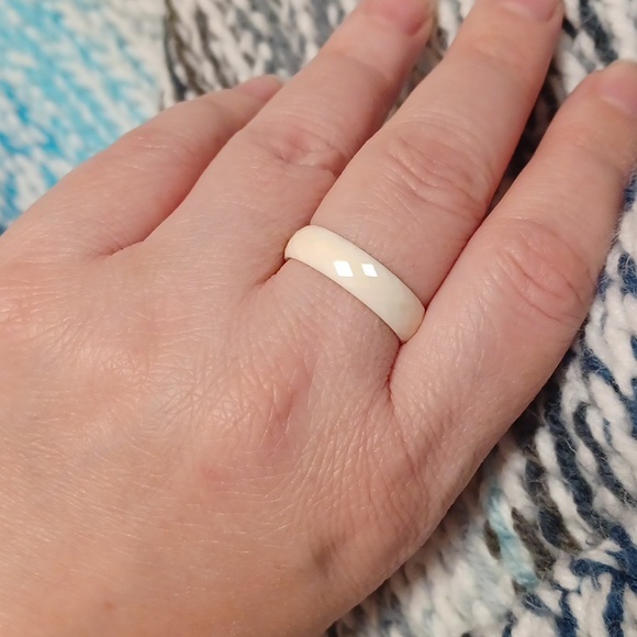 Diamond Cut Calcite Ring Band Sparkly ✨️ Size: 10 - Picture 6 of 6